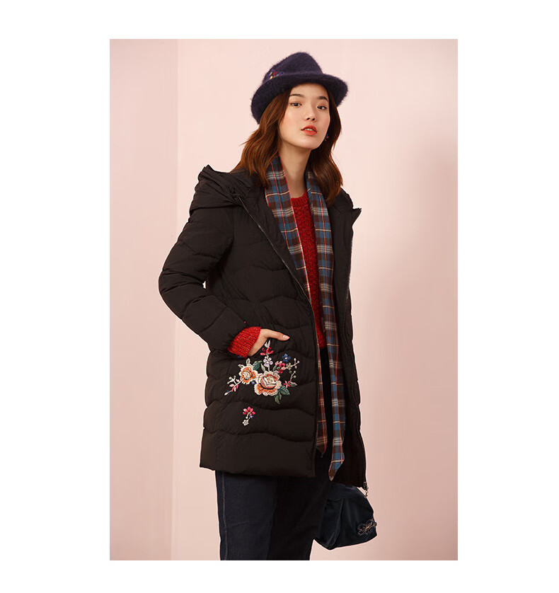 渔牌女羽绒服中长款新款2020冬绣花连帽长服外套女黑17088al