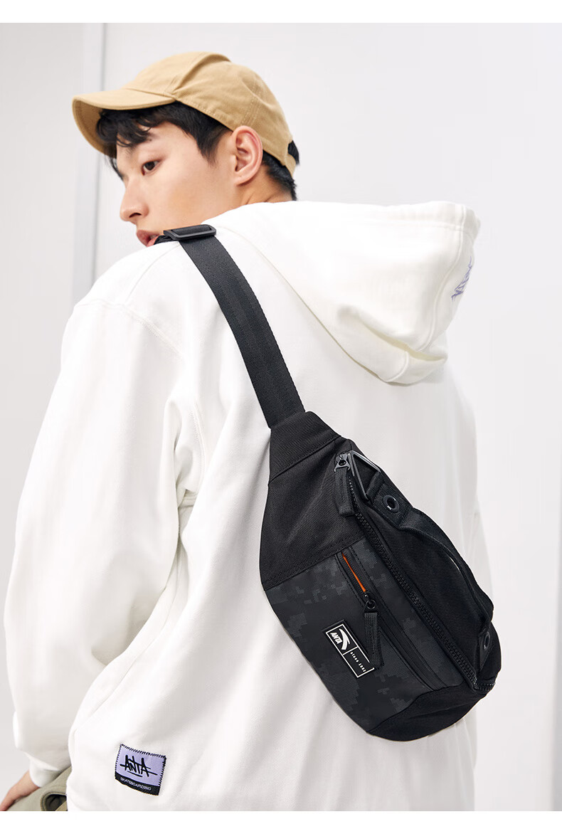 王一博同款安踏运动潮流胸包斜挎包新款男女学生通勤休闲腰包基础黑1