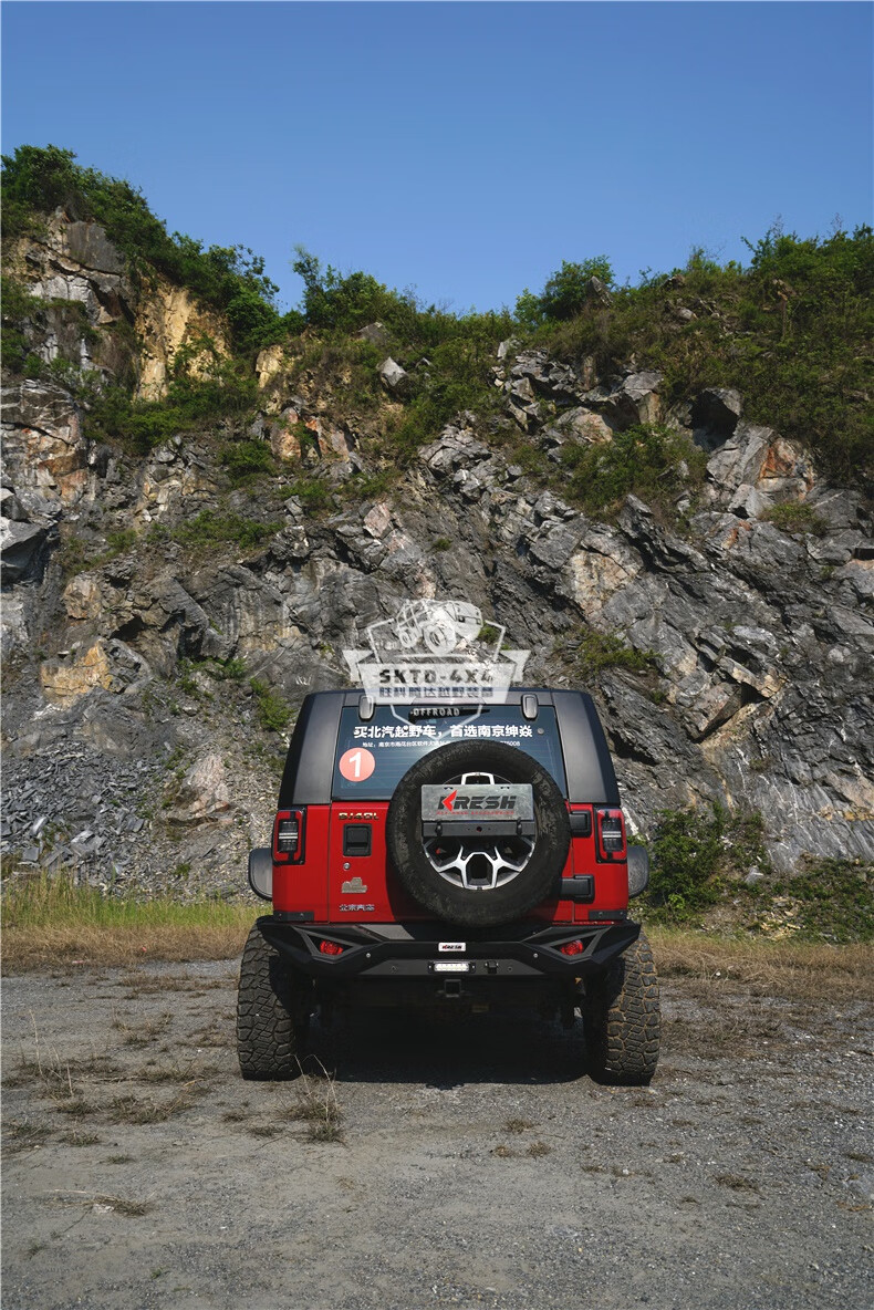 轮眉bj改装二代狼图腾前后杠锋英雄柴油版爆改套装越野bj40plus二代狼