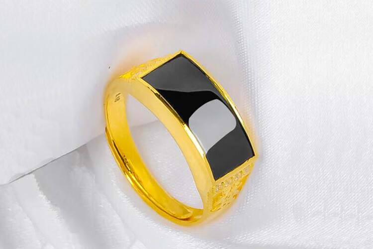 和田碧玉戒指 足金男友礼物指环 和田墨玉戒指 黄金约6克 宝石8*16mm