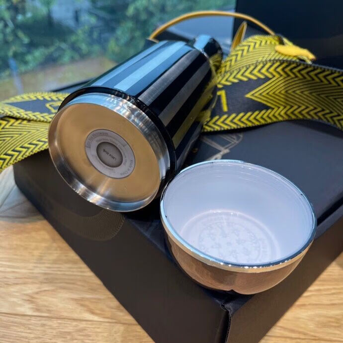 lattaalvor保温杯易烊千玺同款lattaalvor保温杯易烊千玺赵丽颖同款网