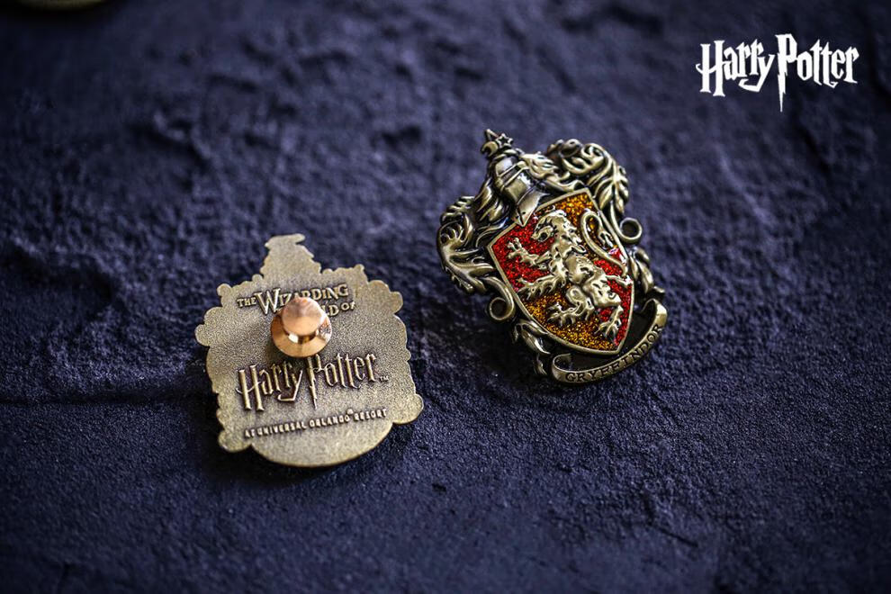 抖音同款哈利波特周边霍格沃茨格兰芬多斯莱特林胸针徽章套装木盒生日