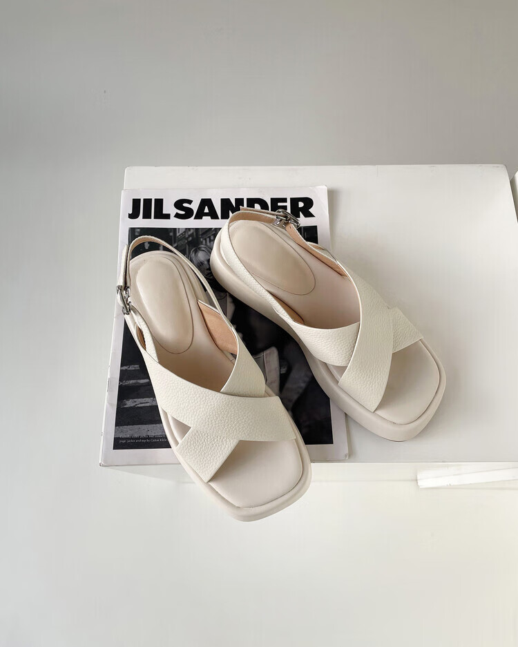 davberluti轻奢品牌真皮露趾厚底一字带女2022夏新款后扣带舒适沙滩鞋