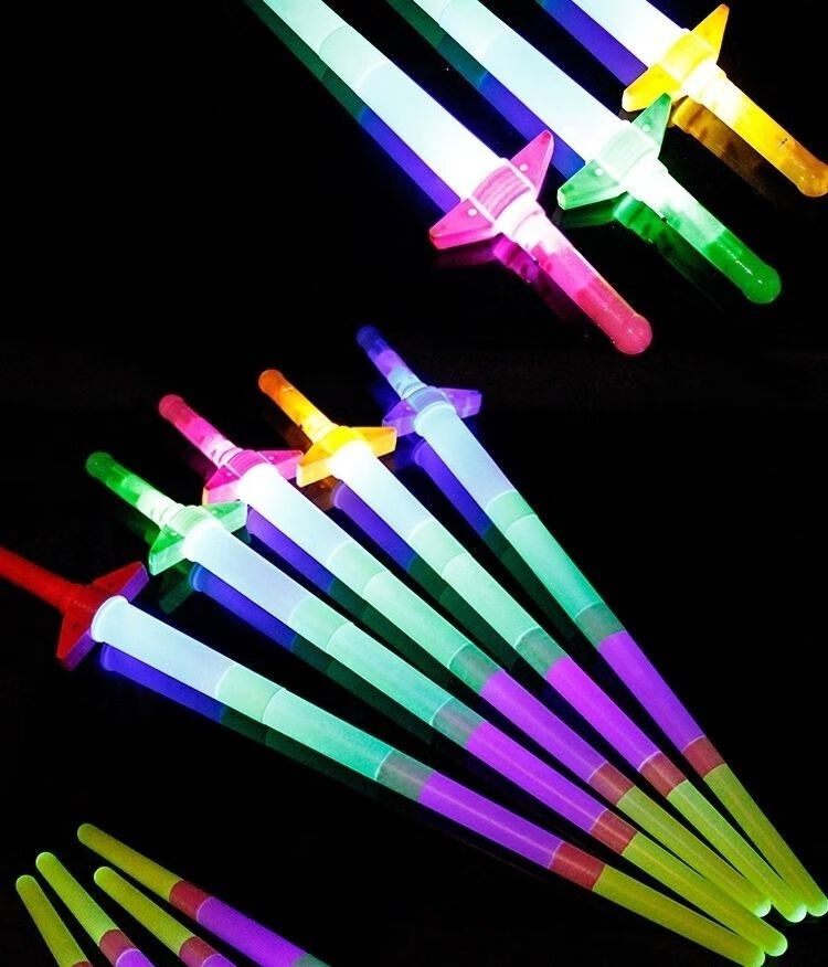 银光棒激光剑荧光棒地摊货夜市批发小商品网红演唱会闪光仙女棒玩具10