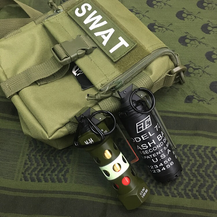 吃鸡游戏csgo周边震撼弹闪光m84模型cos道具男生礼物m18烟迅图m84小号