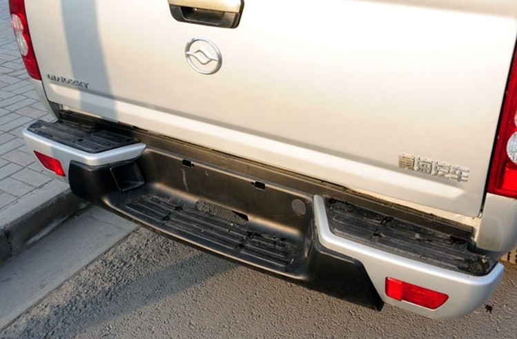 适用于黄海大柴神皮卡后保险杠防撞杠曙光皮卡原装塑料后护杠带杠