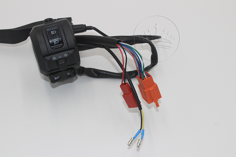 雅迪电动车转向灯开关g5e8/莱特莱昂/冠能大灯喇叭转向转速双闪配件