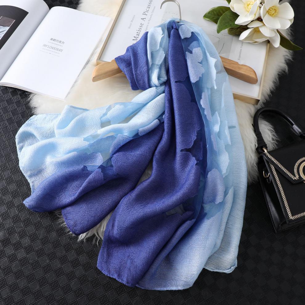 沙巾丝巾中年妇女百搭妈妈款围巾批肩披肩春秋冬款中年夏季纱巾新款