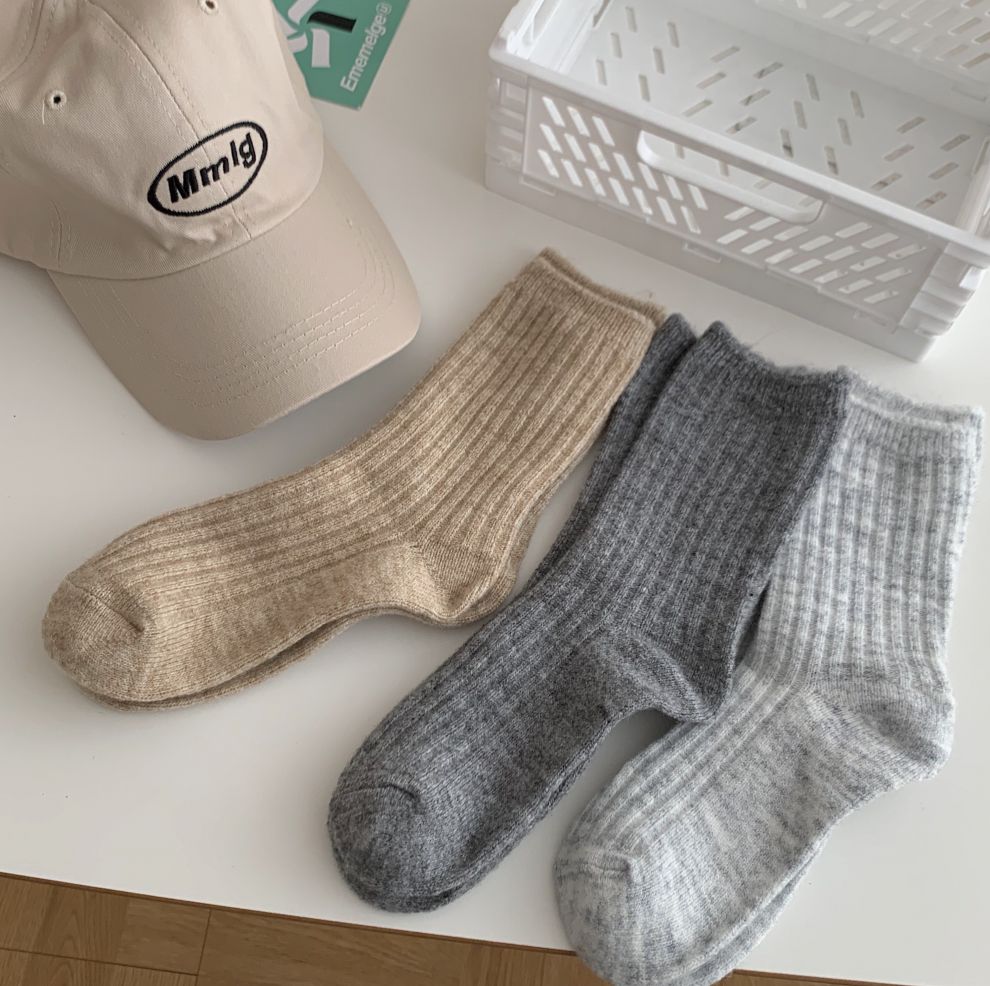 羊毛袜看的见的温暖焦糖奶泡羊毛竖纹针织女袜秋冬保暖中筒袜纯色加厚