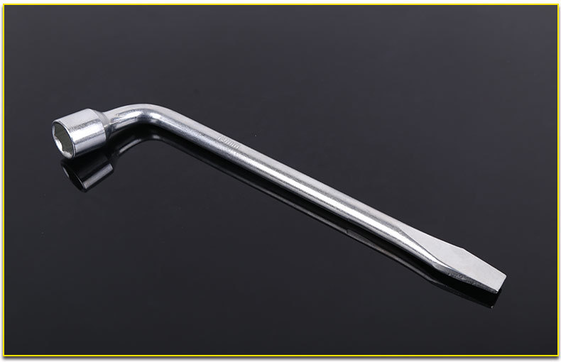 Llave de manga para neum¨¢ticos Beiben - En uso