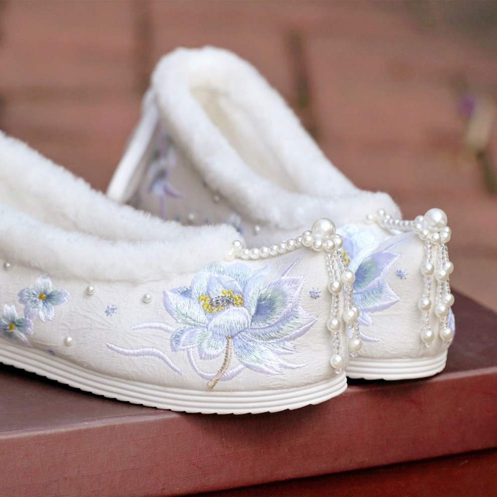 布鞋绣花鞋古装鞋春季唐制搭配古风汉服鞋子女绣花鞋内增高古代装明制