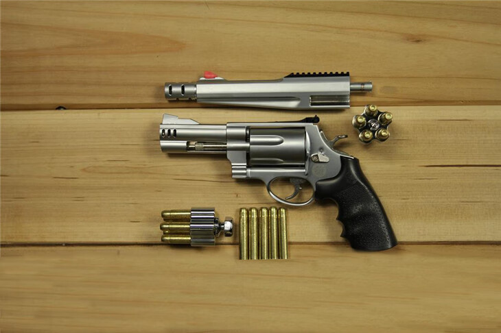 05史密斯m500合金左轮玩具可拆卸成人不可发射 合金箱 10 瞄准镜