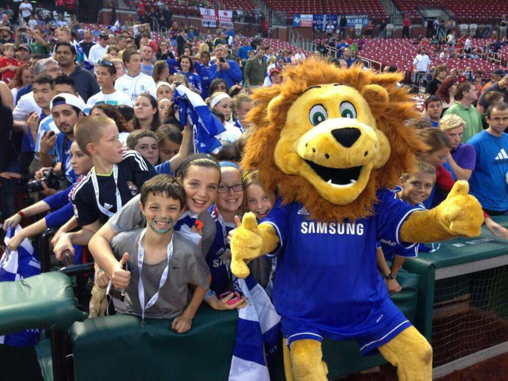 滕讯体育同款英超球队切尔西足球队吉祥物狮子球迷纪念品礼物毛绒公仔