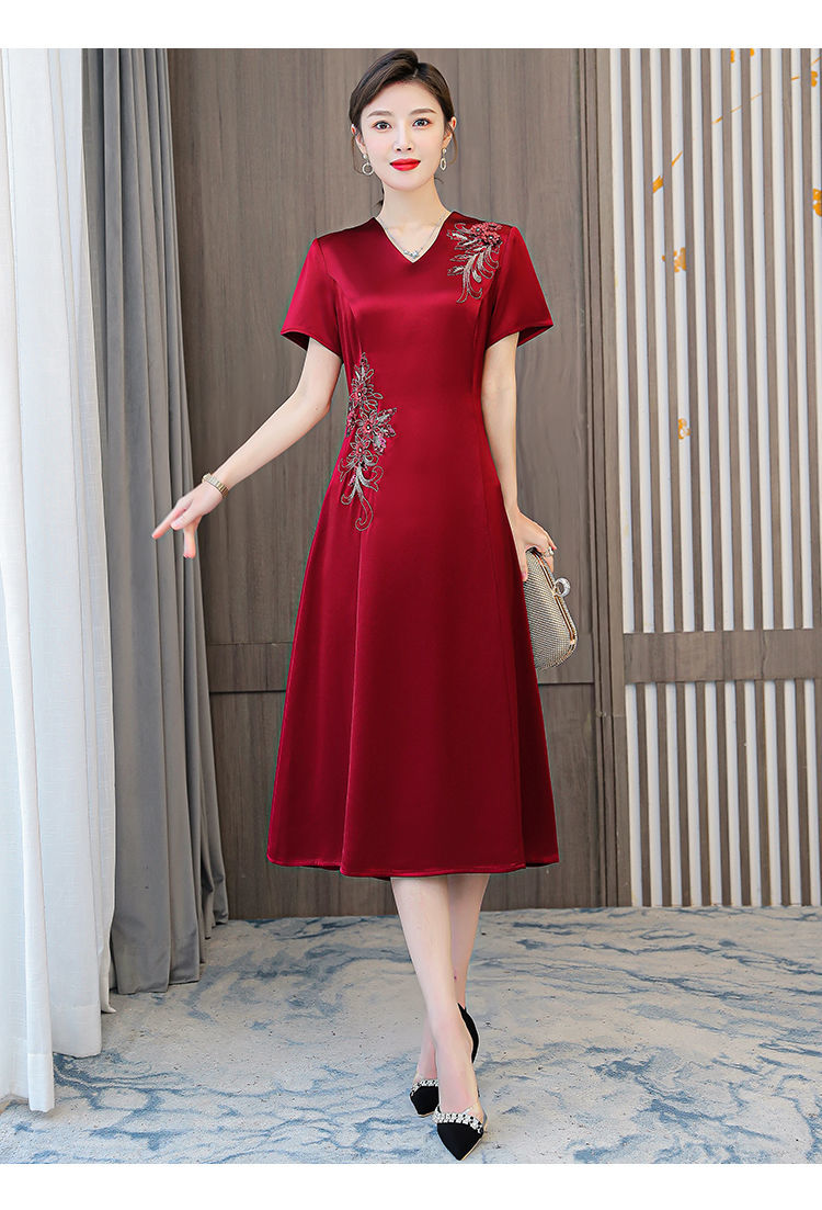 妈妈婚礼服时尚年轻婚礼妈妈装高档礼服喜婆婆婚宴旗袍新款高档洋气