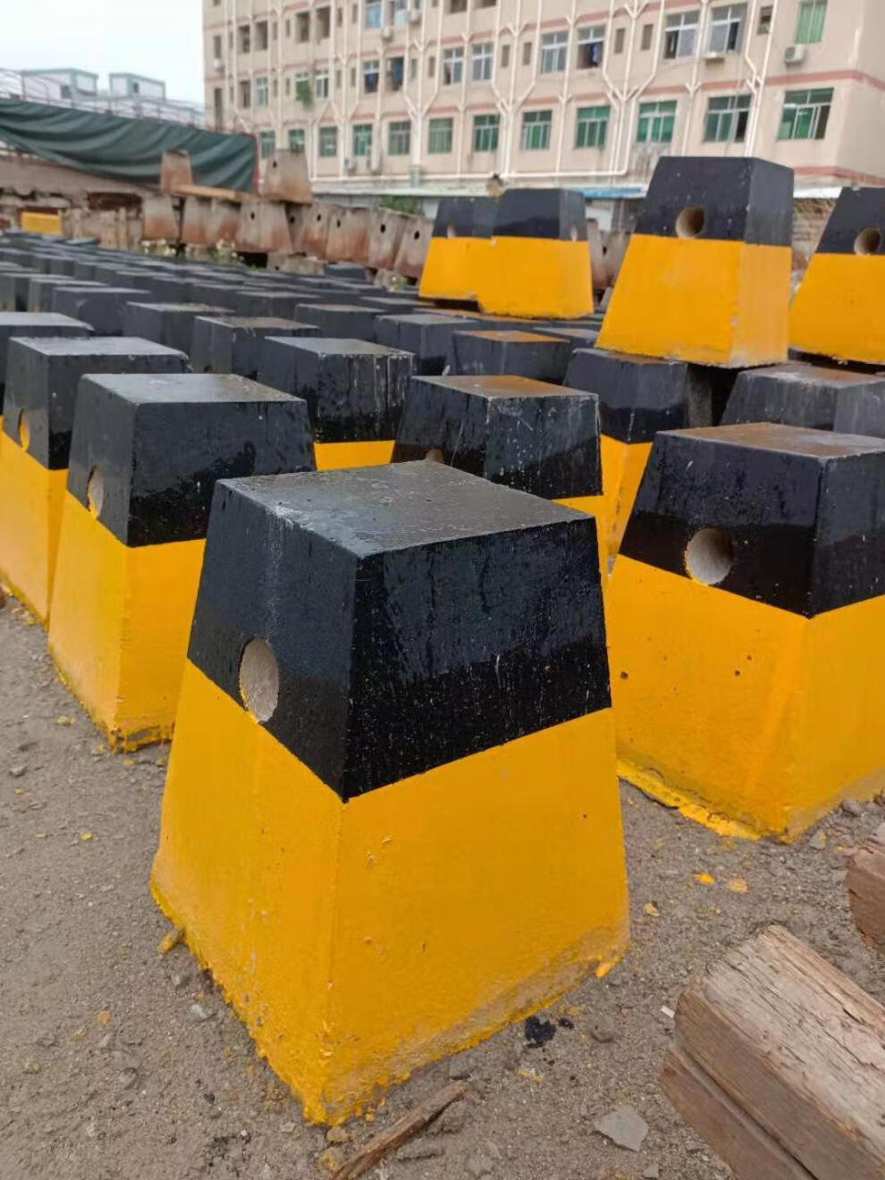 水泥隔离墩小型水泥墩广东墩防撞防护隔离墩道路安全护栏小区隔离墩