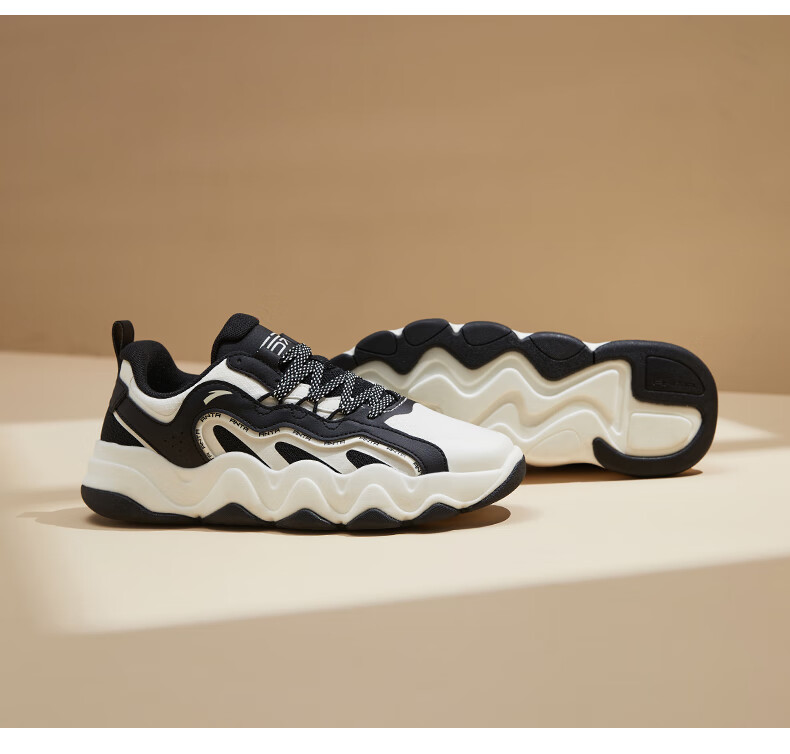 安踏后浪情侣休闲鞋2021秋冬新款复古时尚板鞋男女运动老爹鞋女款网面