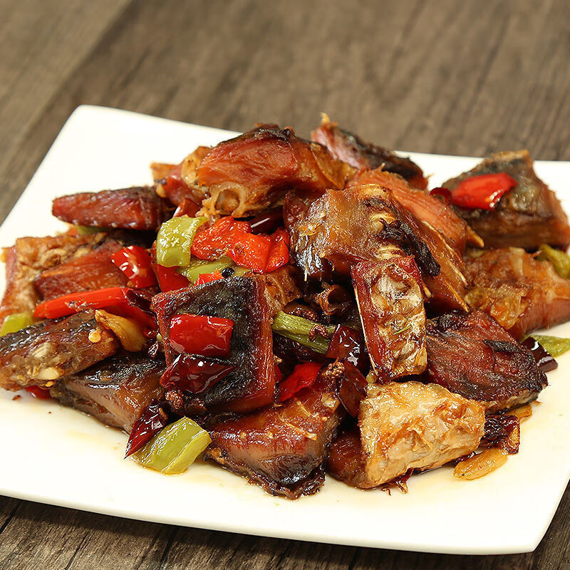 柴火烟熏鱼腊鱼腊鱼块咸鱼风干鱼腊草鱼鲢鱼整条腊鲢鱼整条实发两条