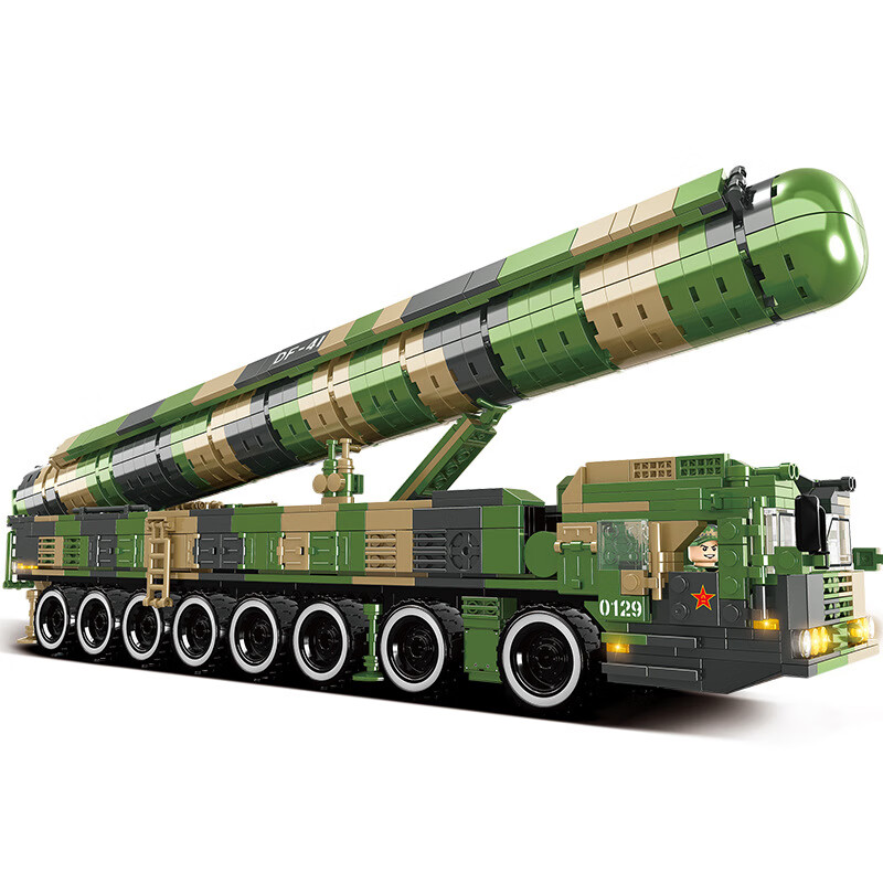 【优选】兼容乐高东风41战略核弹道导弹车df17装甲车df26坦克积木模型