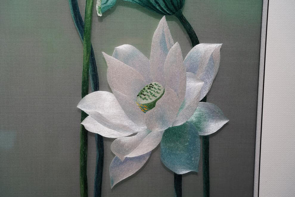 苏绣成品挂画客厅带框三联装饰画荷花油画现代纯手工刺绣中国古风工艺