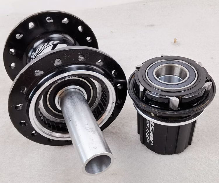 【京选品质】32/36孔自行车四轴承花鼓山地车轴快拆桶轴六钉碟刹六爪