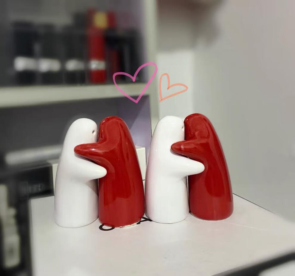 温暖的抱抱陶瓷摆件情侣小人创意迷你虐狗电影温暖的陶瓷壁咚结婚礼物