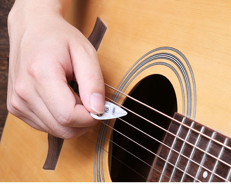 舒弗6片装赛璐璐民谣吉他尤克里里拨片耐磨弹片扫弦片04607109650片装