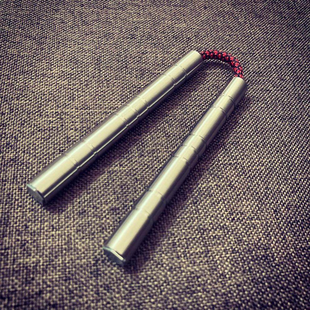 双截棍双节棍实战棍彩色花式手指棍迷你极限转棍口袋表演减压亮灰色