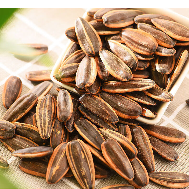 焦糖味山核桃味瓜子连罐重500g108g瓜子零食休闲罐装山核桃买半斤半斤