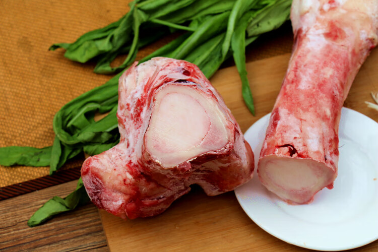 新鲜牛大骨现杀牛骨头1500g牛棒骨牛筒骨牛腿骨黄牛烧烤1500g