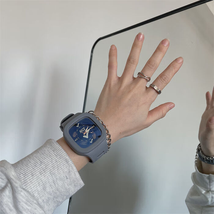 2022新款高颜值手表男女同款ins风学生党闺蜜情侣简约腕表 奈斯-蓝白