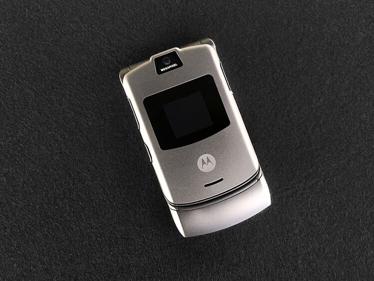 摩托罗拉v3翻盖手机v3c电信经典怀旧v3ie移动联通老年人备用v3c黑色