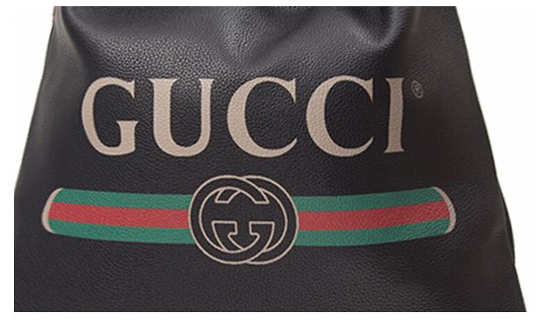 古驰(gucci)男士logo印花抽绳系带双肩包 黑色 380*10*450mm