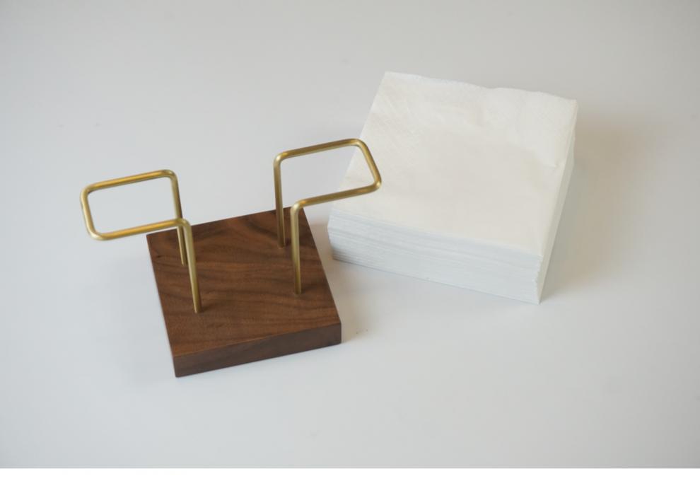 简约黑胡桃实木餐巾纸架酒店民宿咖啡馆立式纸巾方巾座黄铜架子黑