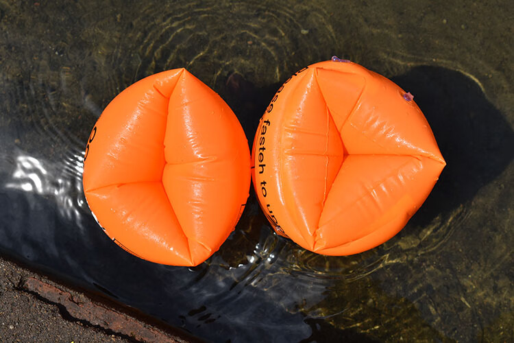 成人男女儿童学游泳装备初学者漂浮袖套充气水袖手臂浮圈加厚大号