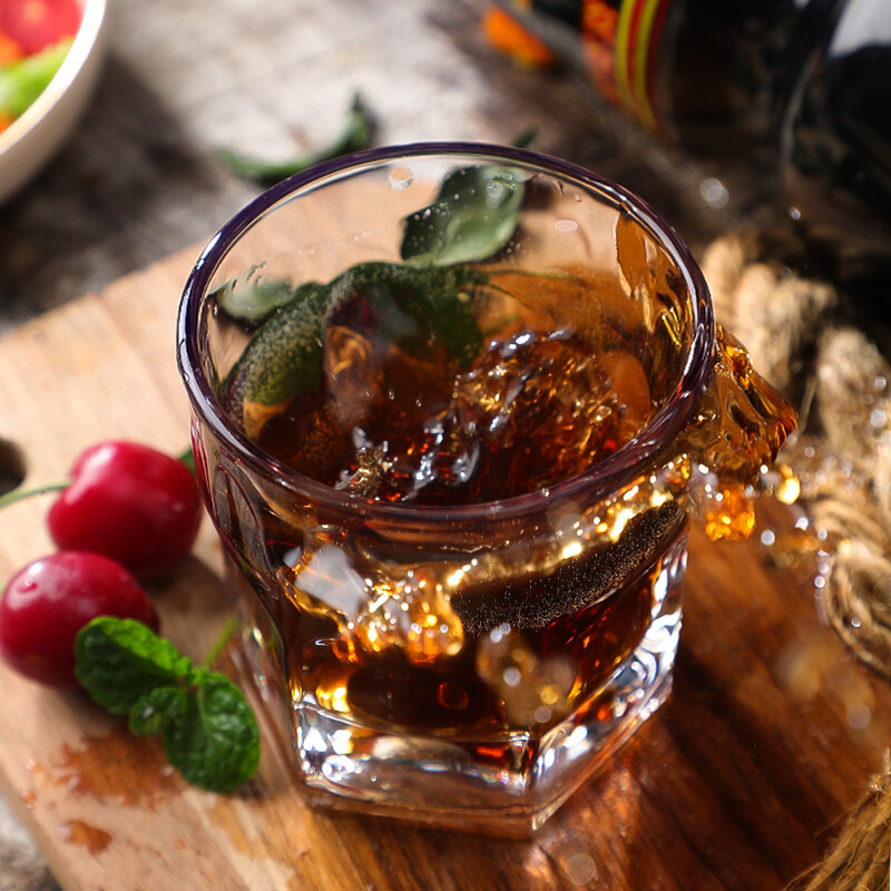 俄罗斯格瓦斯发酵汽泡水进口俄罗斯格瓦斯汽水饮料纯谷物发酵气泡水