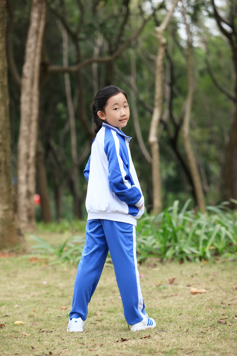 深圳市校服莎臣豹小学生校服小学生女冬季运动服不加厚不运动外套135