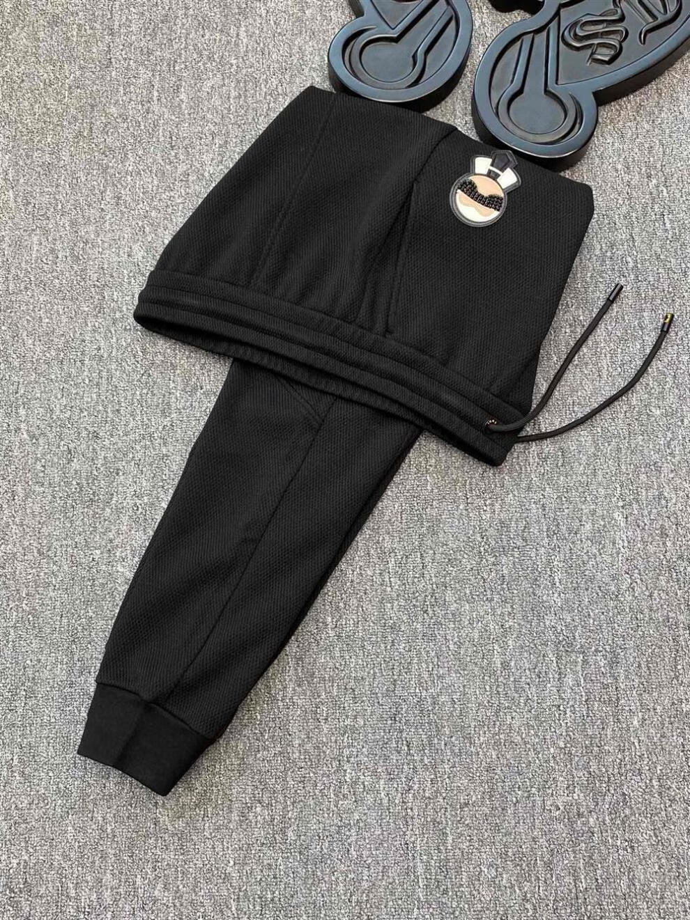 fendi芬迪秋冬老佛爷刺绣休闲运动裤长裤男士宽松束脚小怪兽轻奢 黑色