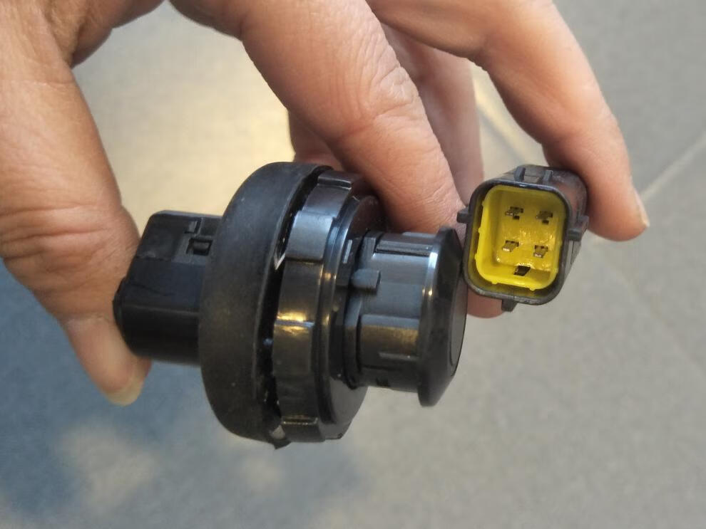 适用于现代伊兰特悦动索纳塔途胜瑞纳倒车雷达倒车传感器 索纳塔