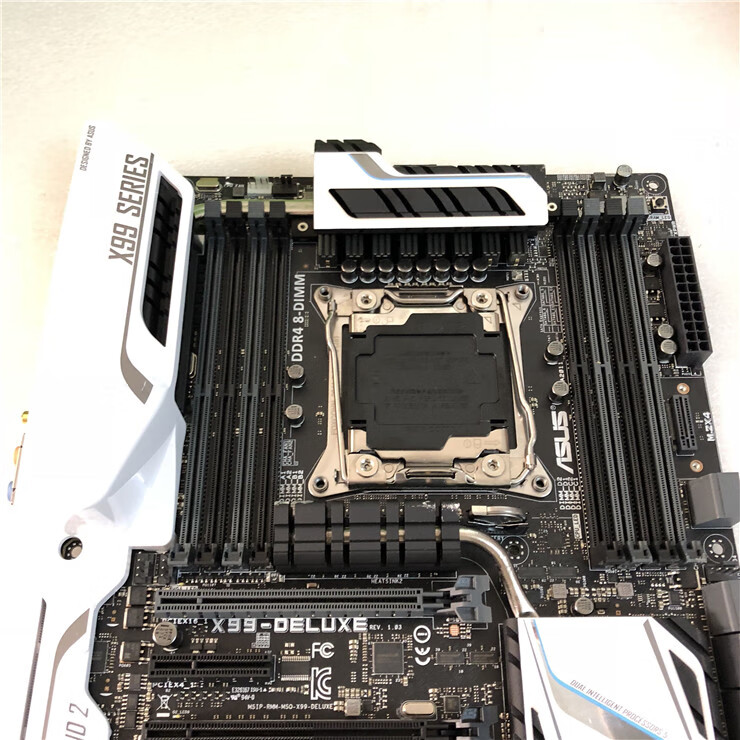 asus/华硕 x99-deluxe x99主板ddr4 x99-e/a usb3.1 /r5e x 白色