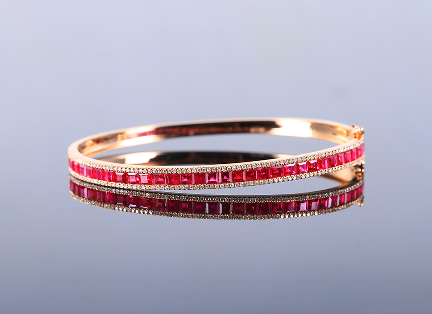 yl53克拉天然鸽血红宝石手镯女18k金镶嵌钻石彩宝手镯现货