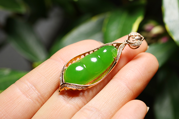 祥美瑞和田玉碧玉福豆吊坠18k金镶嵌送亲友送长辈自戴收藏