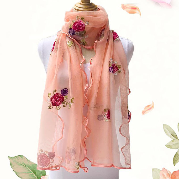 现货秒发围巾女秋冬新款超长刺绣民族风荷叶边丝巾外搭护颈围脖披肩