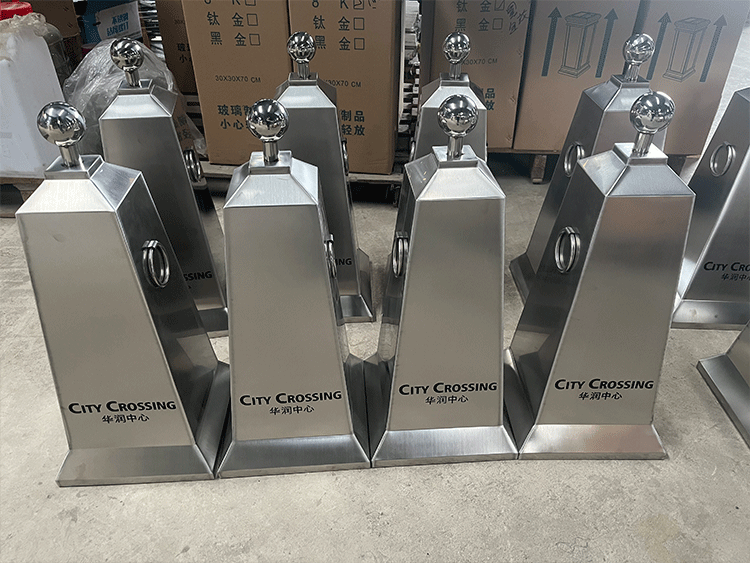 交通锥定制不锈钢路锥加重反光锥金属路障隔离酒店雪糕筒交通禁止停车