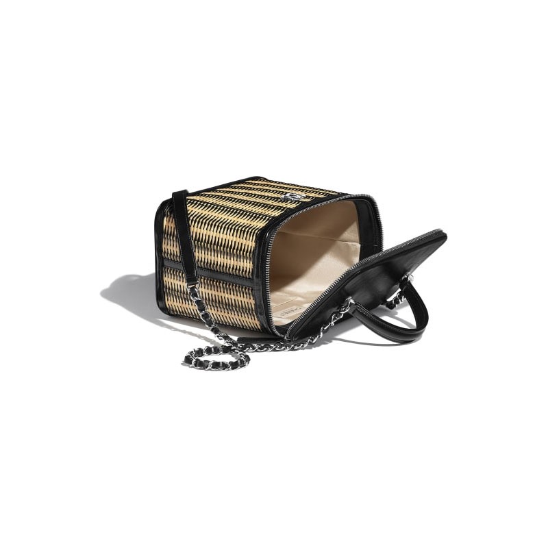 chanel香奈儿女包女士藤条小牛皮与银色金属米色与黑化妆包262115cm