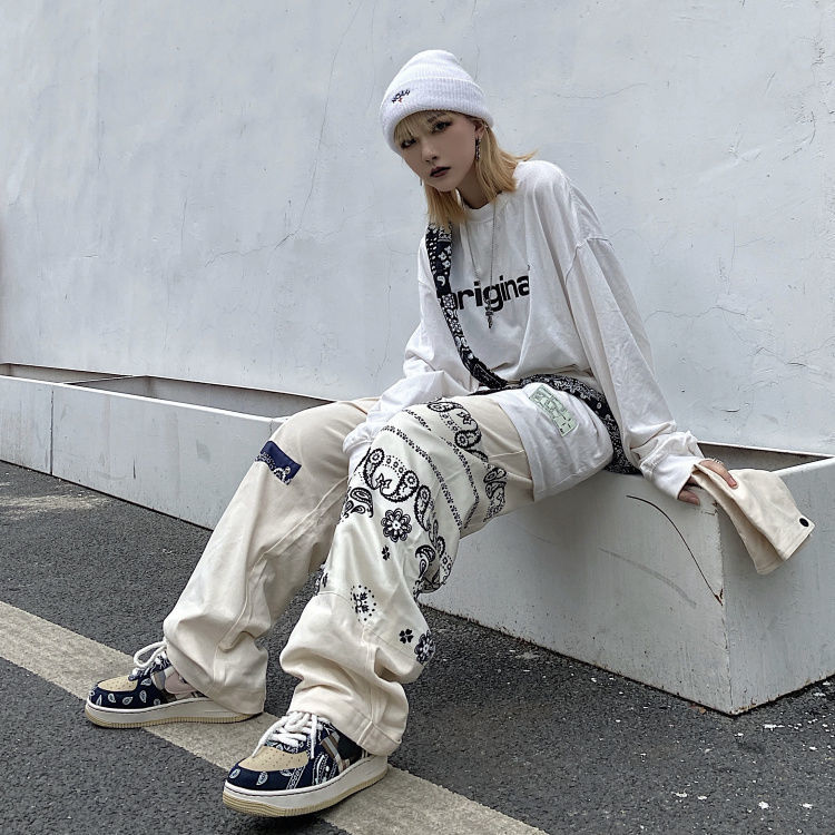 上市时间:2021年春季版型:宽松型基础风格:时尚潮流风格:嘻哈流行元素