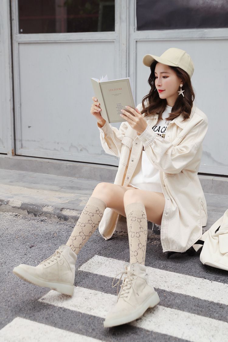 长袜女高筒袜秋冬个性及膝过膝时尚c字母潮ins潮牌网红亮丝女高筒大