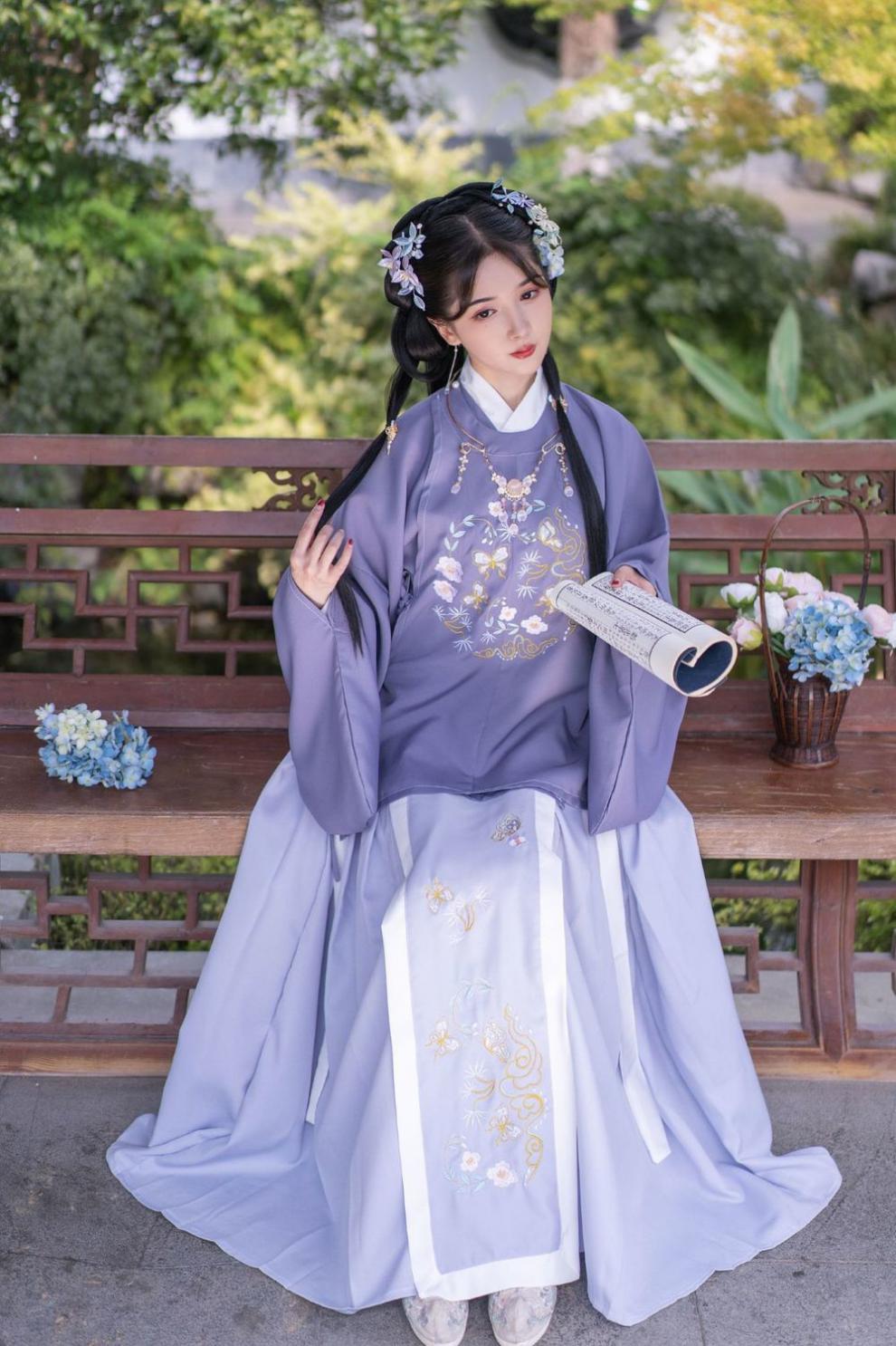 候七爷青衣初见原创【小桃冰茶】明制圆领大襟汉服女琵琶袖刺绣褶裙