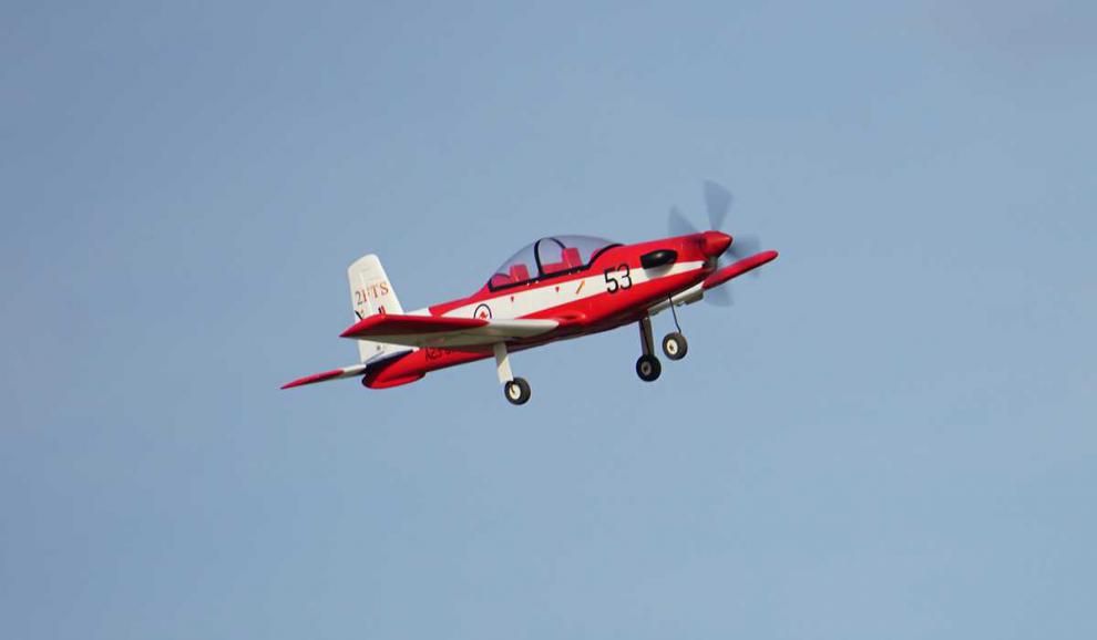 滑翔机 成年人大型航模皮拉图斯pc9大嘴鸟入门练习机epo教练到手飞机