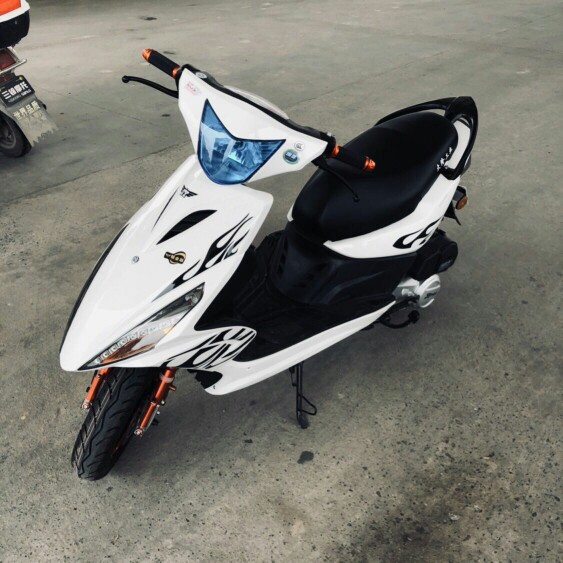 鬼火一代原装外壳电摩托车1代套gy6配件pp内黑车壳工具箱转向灯前围 9