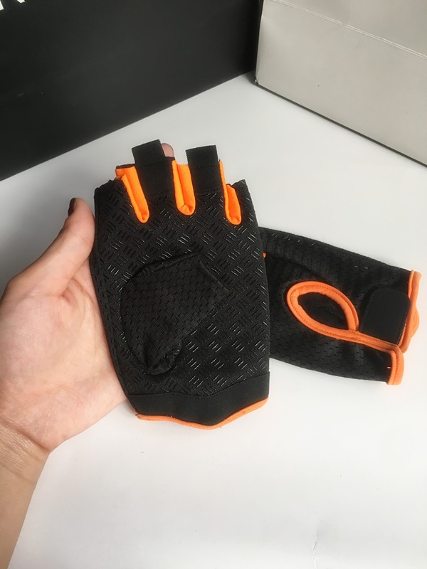 拉单杠专用手套健身男女半指运动瑜伽薄款透气训练防滑户外骑行单车